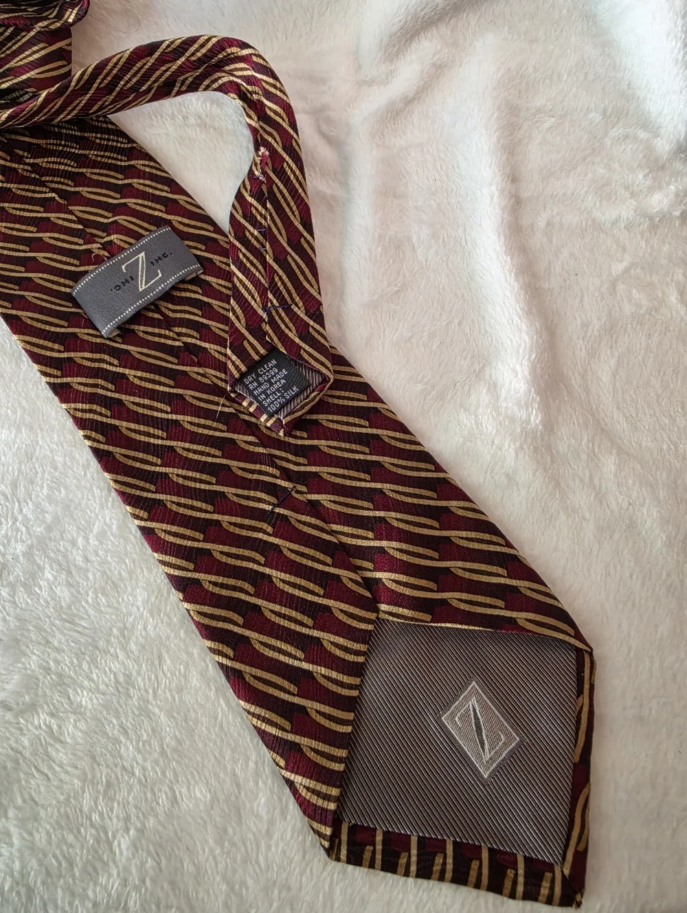 Vintage Z Inc. Men's Silk Necktie Burgundy Gold Geometric Pattern Handmade Tie